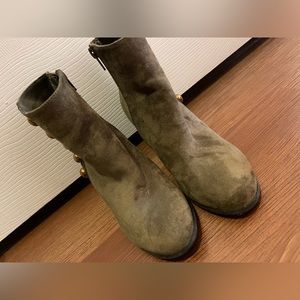 Used avocado color size 7 great condition